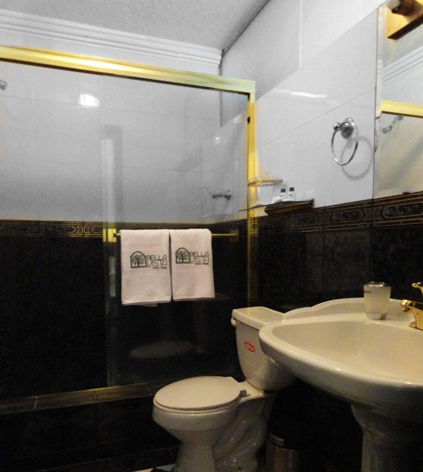 Hotel Suites Gonzalez Suarez Quito Exterior photo